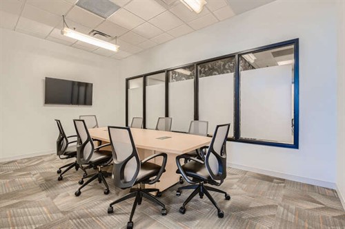 Large Meeting Room Rental by the Hour | Seats 10