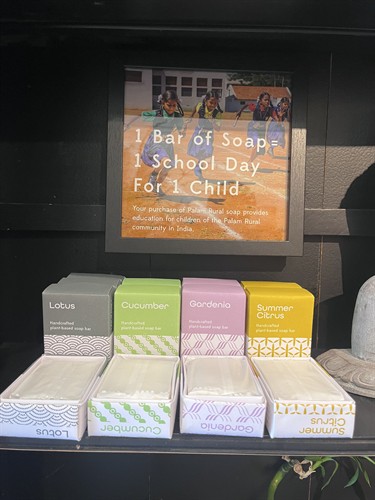 Located in historic downtown Mount Dora, Panache by Vintage Rose is a globally inspired boutique on 4th Ave featuring artisan décor, clothing, jewelry, and gifts sourced from women makers around the world.