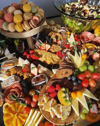 Perfect for birthdays, bridal showers, baby showers, girls’ nights, corporate events, and holiday gatherings.
