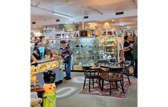 Shopping & Specialty Retail