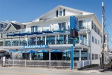 Boardwalk Inn & Cafe