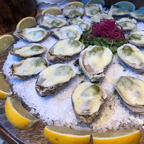 Gallery Image A_party_baked-oysters_5.jpg