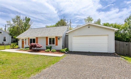 Big Garage Property Listed by Gearhead Homes Realty