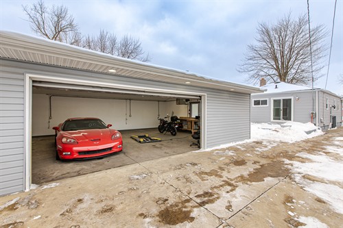 Big Garage Property Listed by Gearhead Homes Realty