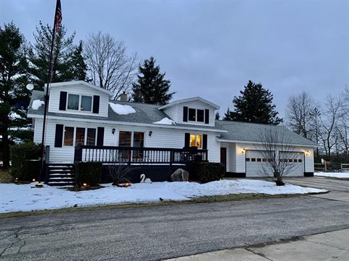 11003 N. LaSalle Rd, Manistee ~ For Sale ~ Must see home! Call for a showing. 11003 N. LaSalle Rd, Manistee ~ For Sale ~ Must see home! Call for a showing.