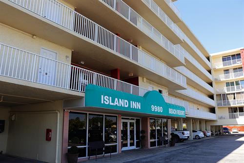Island Inn Entrance