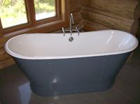 Gallery Image Cast_iron_tub_with_brushed_nicket_faucet_-_Copy_-_Copy.jpg