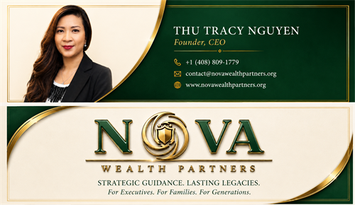 Gallery Image Luxury_Emerald_Gold_Business_Card_Branding.png