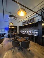Gallery Image Interior_Day_Right_Side.jpg