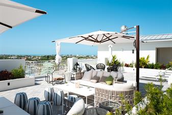 Vista at the Top, Rooftop Lounge & Bar