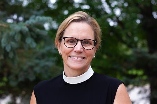 Senior Pastor Sarah J. Stumme-Berg