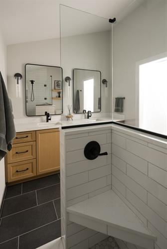 Shower view with entry control valuve location