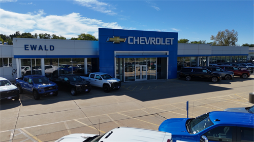 Gallery Image Chevy_Front_Coming_Left.png