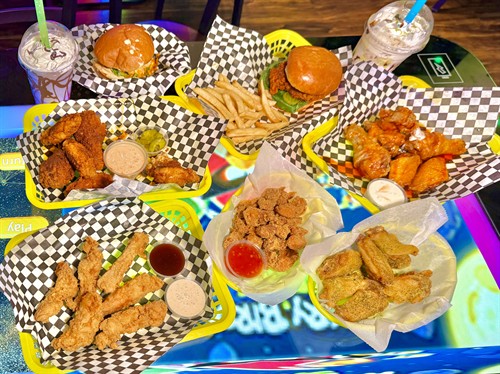 Gallery Image Eat_Drink_and_play_on_our_smart_touch_game_tables.jpg