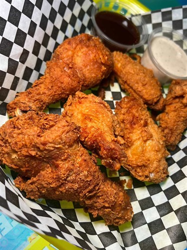 Gallery Image Korean_Crispy_wings_-_Toss_or_get_your_sauce_on_side.JPG