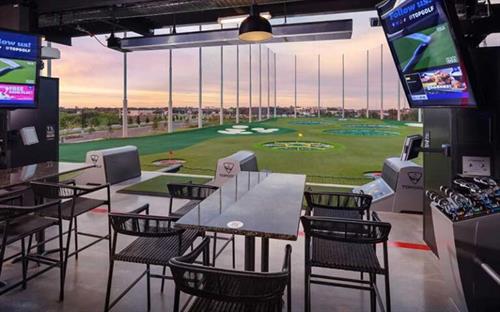 High-Top & Sectional Couch Bays can accommodate up to 6 golfers High-Top & Sectional Couch Bays can accommodate up to 6 golfers