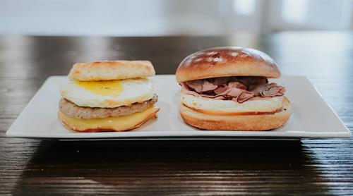 DELICIOUS Breakfast Sandwiches DELICIOUS Breakfast Sandwiches