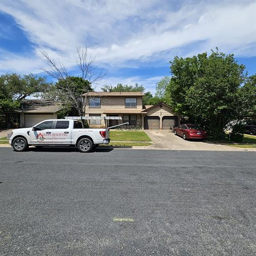 New Roof Installtion GAF Master Elite Contractor - Austin Roofing and Construction 512-629-4949