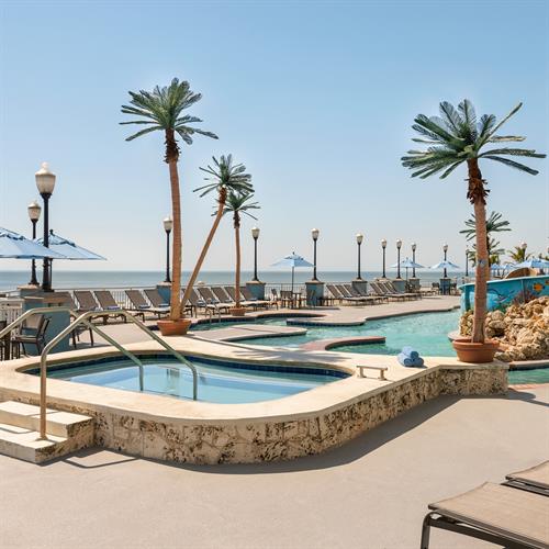 Gallery Image 027-2mb-holiday-inn-hotel-suites-ocean-city-activity-outdoor-pool-02.jpg
