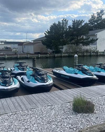 Gallery Image Jet_Skis_Sea-Doo_1.jpg