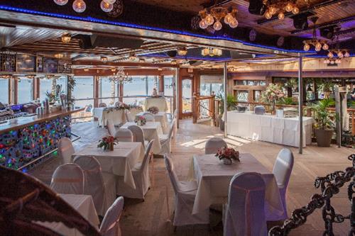 Gallery Image Banquets_Main-Bar-Wedding.jpeg