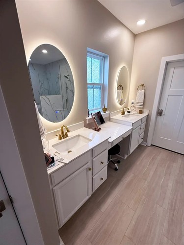 Gallery Image Egan_vanity.jpeg