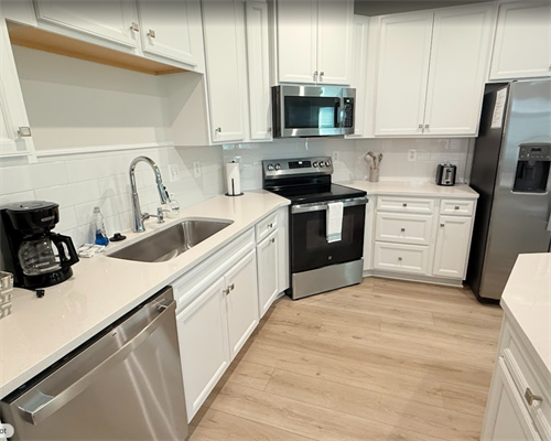 Gallery Image 12103_Landing_-_Kitchen.png