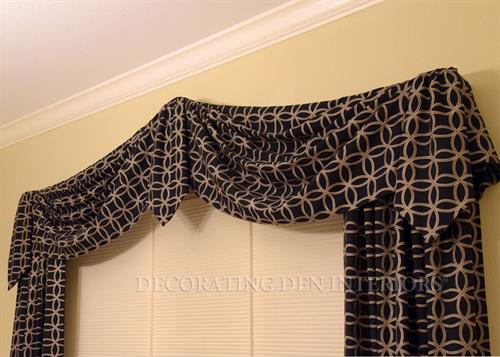 Dining Room - Decorative Swag Detail Dining Room - Decorative Swag Detail