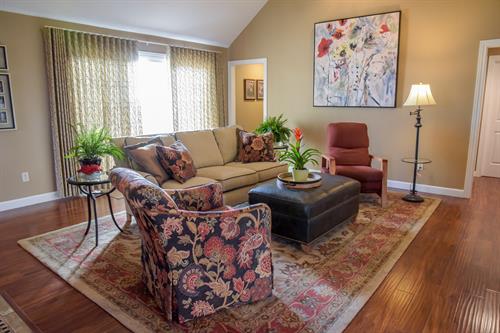 Family Room - Art View Family Room - Art View