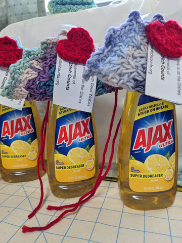 Gallery Image dishcloth-w-heart.jpg