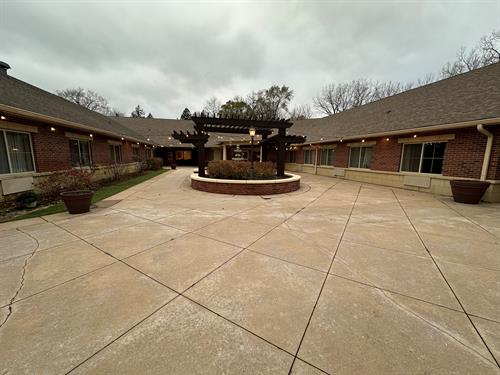 Gallery Image Courtyard.jpg