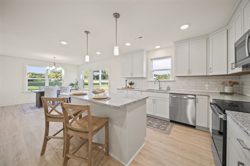 Gallery Image 10-web-or-mls-60-griffin-rd.jpg