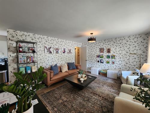 The lobby where caregivers and children wait comfortably before an appointment