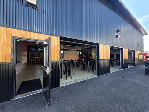 100+ Indoor Seats 