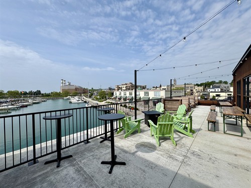 Gallery Image outdoorpatio.edison.jpg