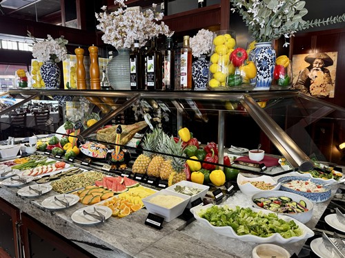 Gallery Image SALAD_BAR_PLATES_VIEW.jpg