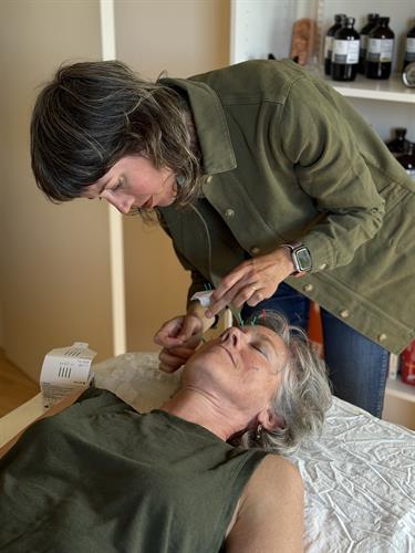 Cosmetic acupuncture smooths wrinkles while balancing the nervous system and hormone levels for an all-over glow.