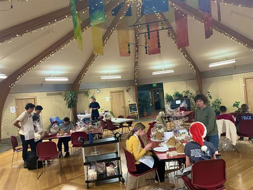 Buddy Program Gingerbread house workshop in Round Room