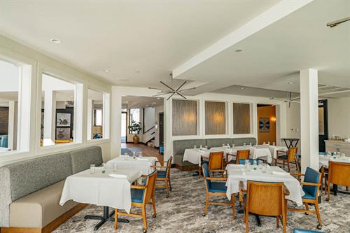 Sopris Lodge at Carbondale restaurant-style dining room