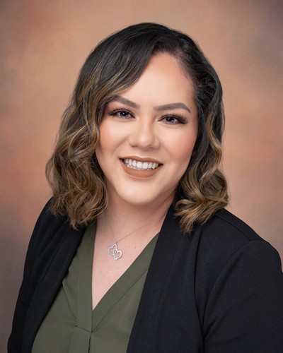 Yessika Gonzalez (Business Retail Manager)