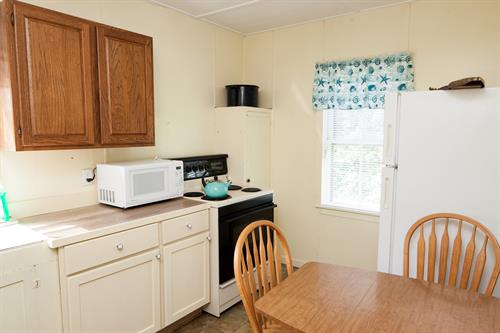 Gallery Image williams_realty_partners_york_maine_Crowes_Cottages_0031.jpg