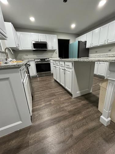 Gallery Image White_Cabinets-_After(1).jpg