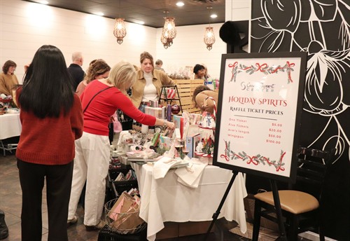 Join us for Holiday Spirits—an intimate evening of holiday joy with light bites, drinks, and a showcase of local vendors. We’re thankful for the chamber members and community partners who join us each year. Vendor and sponsorship opportunities are available. Visit our website for event details and ticket release information.