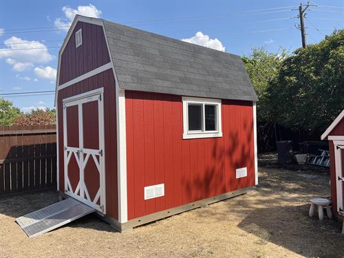 This 10x12 Premeir Tall Barn is perfect size with just the right amount of storage needed in the city.