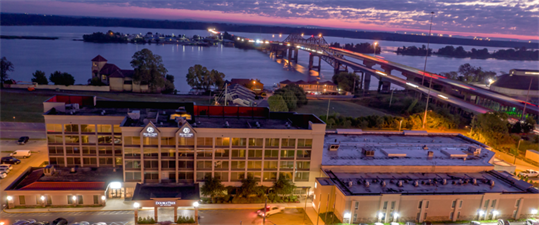 DoubleTree by Hilton Hotel Decatur Riverfront