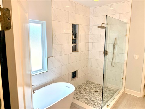 Gallery Image bathroom_shower.jpg
