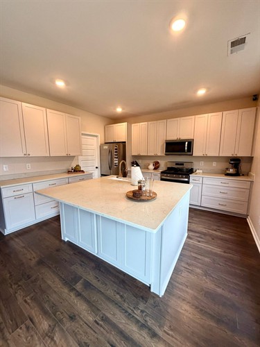 Gallery Image nate_kitchen.jpg