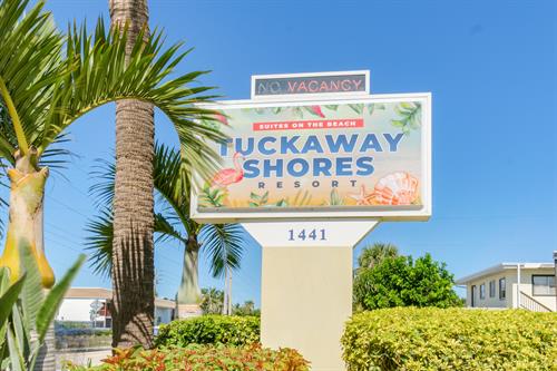 Welcome to Tuckaway Shores Resort Welcome to Tuckaway Shores Resort