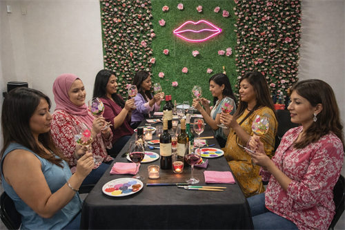 Glitter Wineglass painting