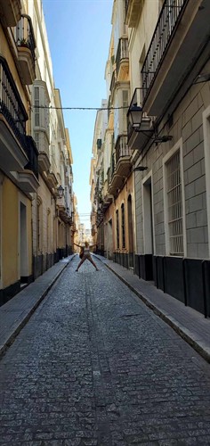Cadiz Spain, how to measure the street!? 